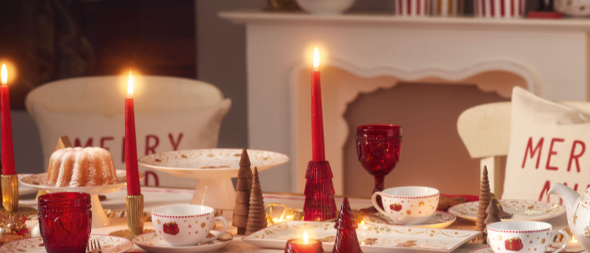 Festively decorated Christmas table with fine porcelain decorations by Hutschenreuther