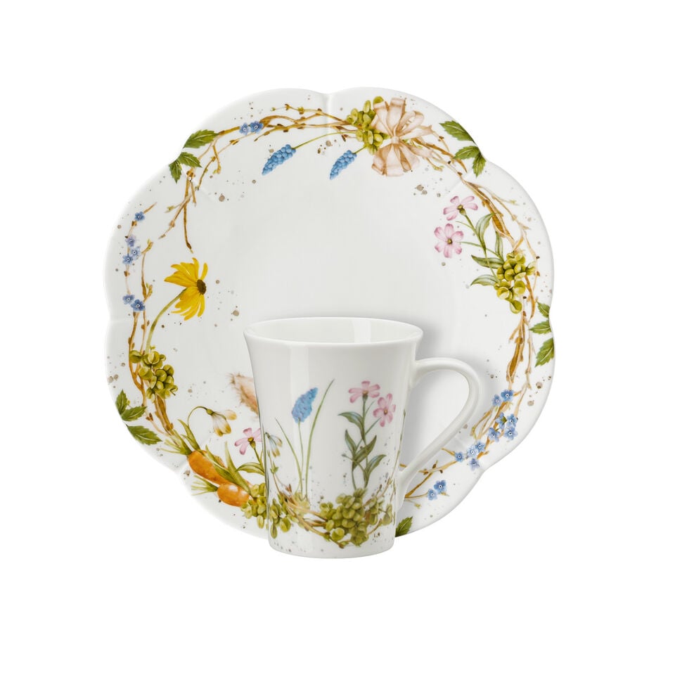 Plate behind mug with floral decor from Hutschenreuther collection Sweet Easter