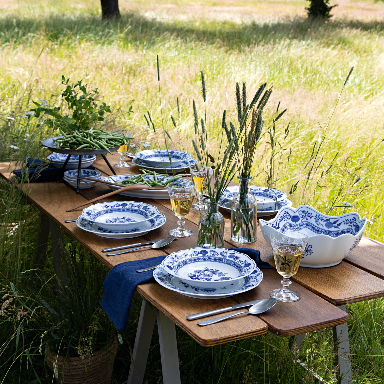 Piatto fondo con falda 23 cm image number null