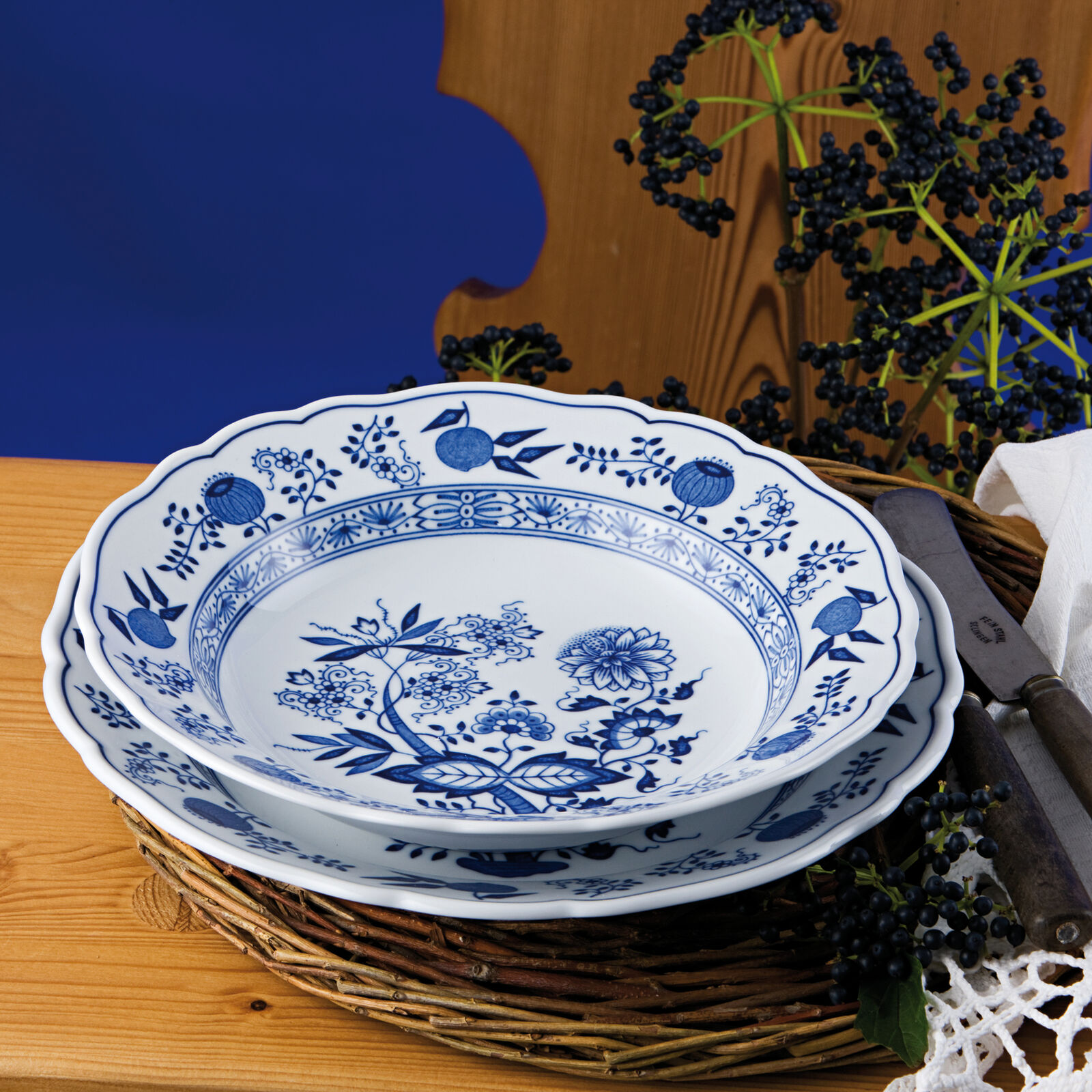 Piatto fondo con falda 23 cm image number null