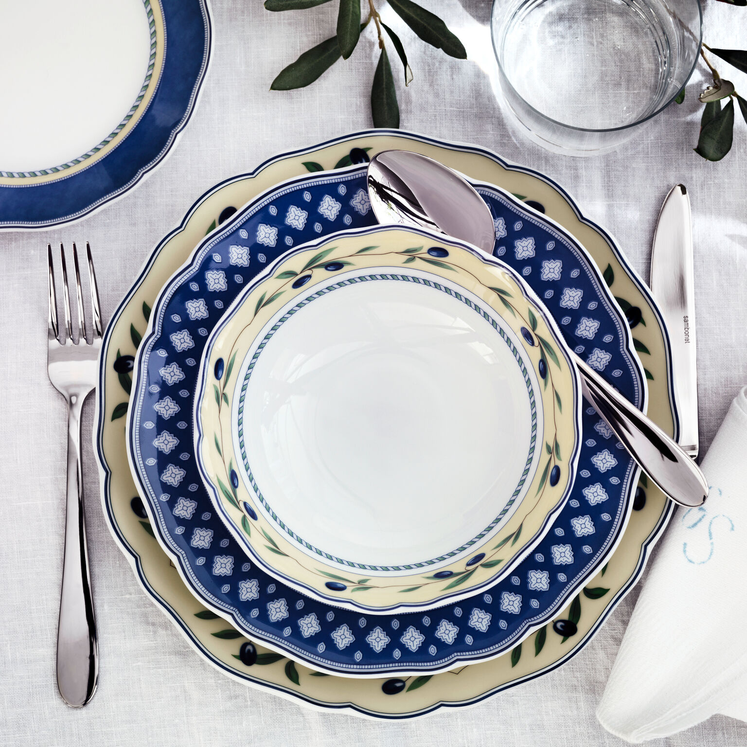 Hutschenreuther Porcelain, Fruit dish 16 cm, Maria Theresia Medley