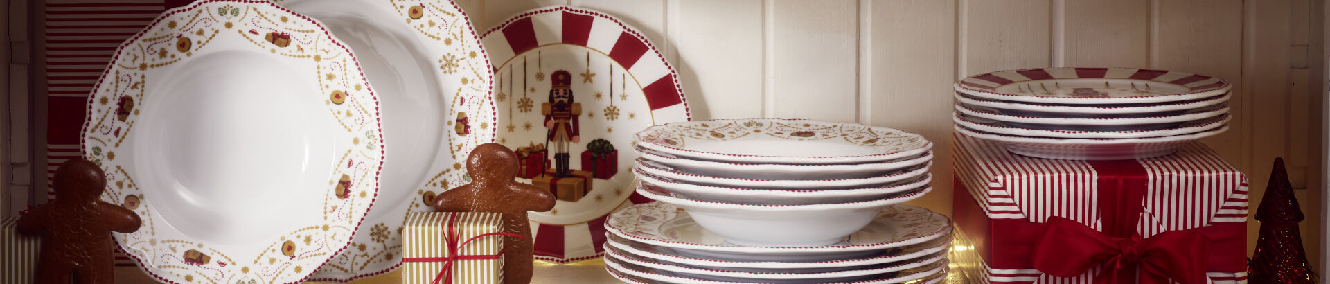 Dinnerware & Gift Sets
