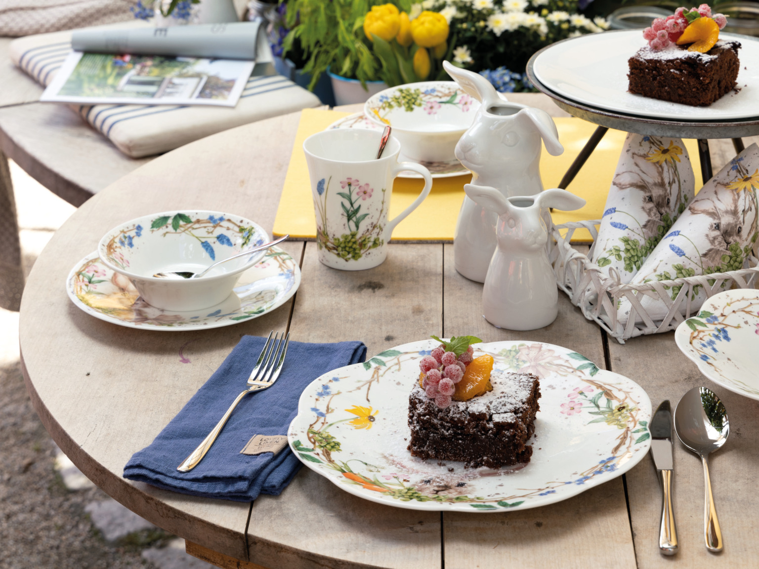 Hutschenreuther easter collection Sweet Easter bowl, plate, mug, bunny vase on a wooden table