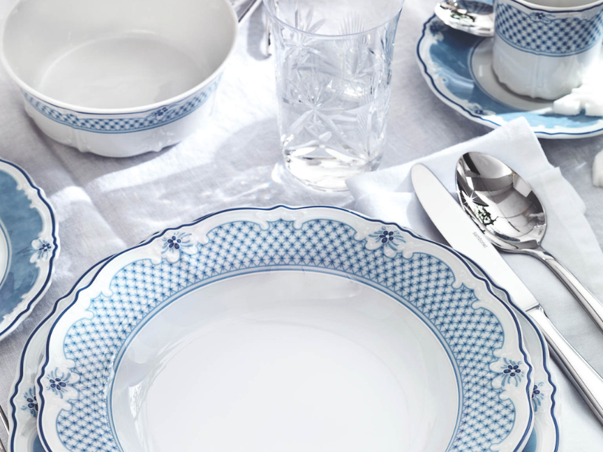Hutschenreuther Baronesse Estelle tableware on white table cloth in close-up view